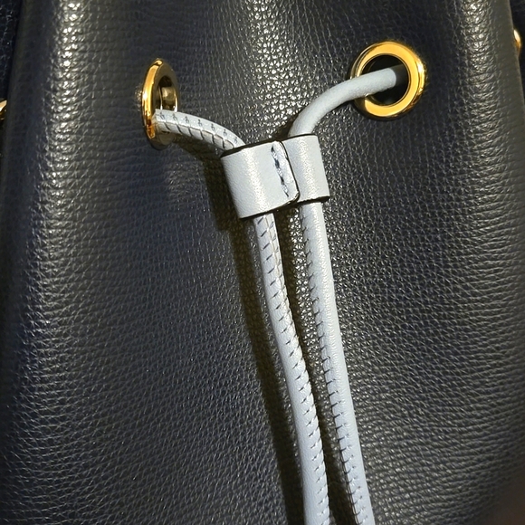 Kate Spade Vivian Bucket Bag - Picture 4 of 9